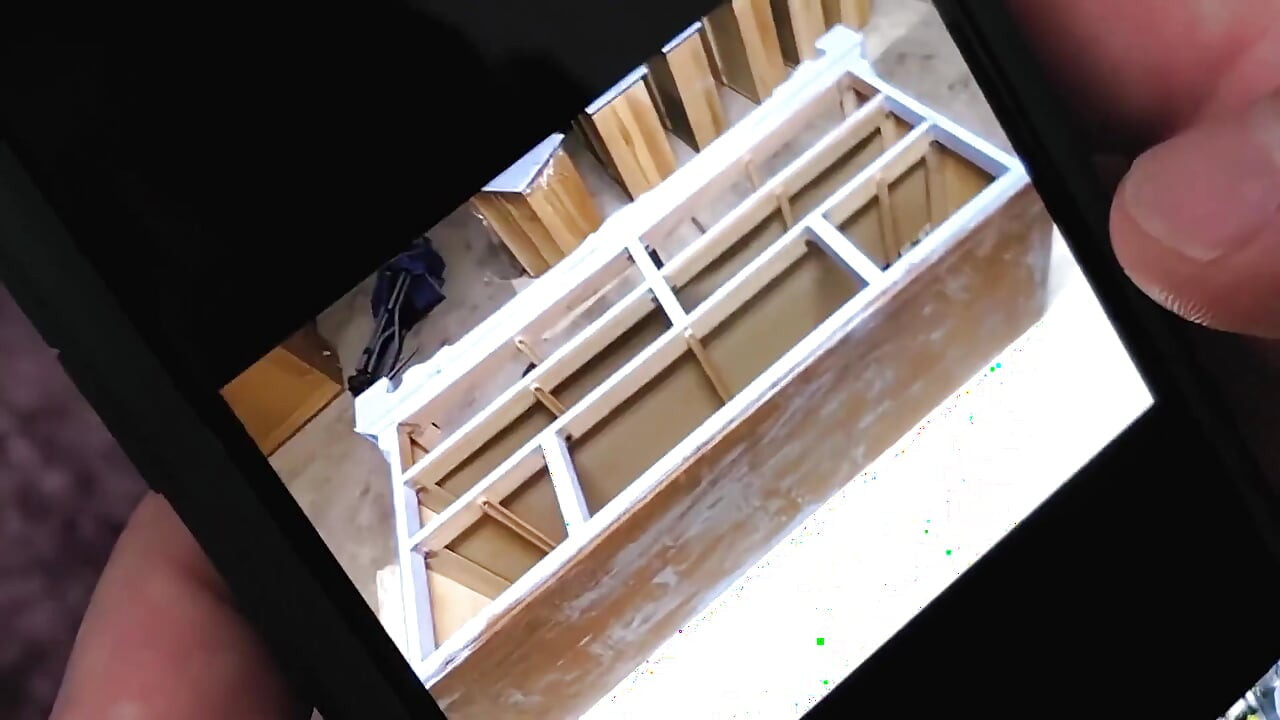 بين الملاءات مع أليسون راي: شين سيج ودريك مانوار - خلف الكواليس