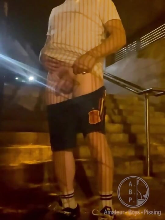Amateur Straight Boy Caught Pissing in the Street