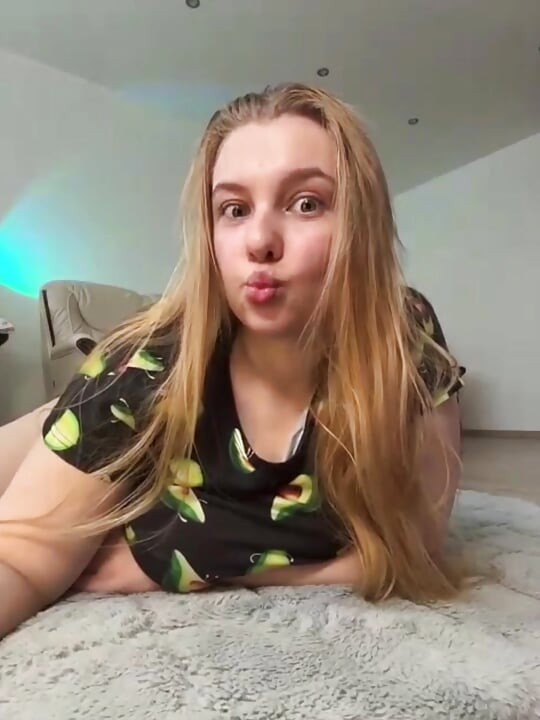 Spread magnificent pussy with jucielussie