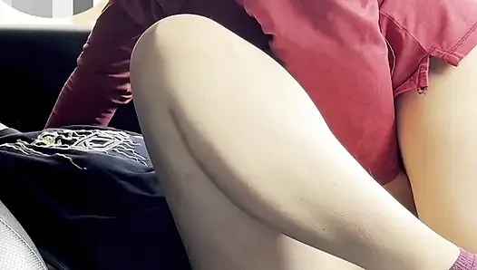 I convince a stranger to have risky sex in the car, he makes me scream a lot.