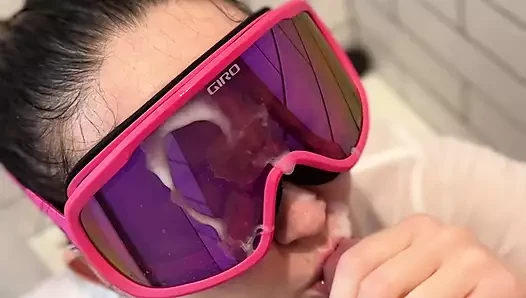 DICKFLASH bathroom adventure : part 2 cum on face