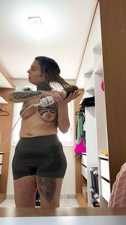 Neighbor catches lady dna in her moment of beauty and discovers something shocking