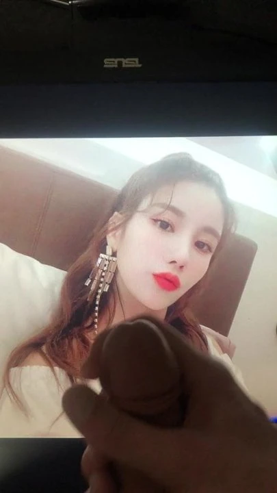 Izone eunbi cum tisztelgés