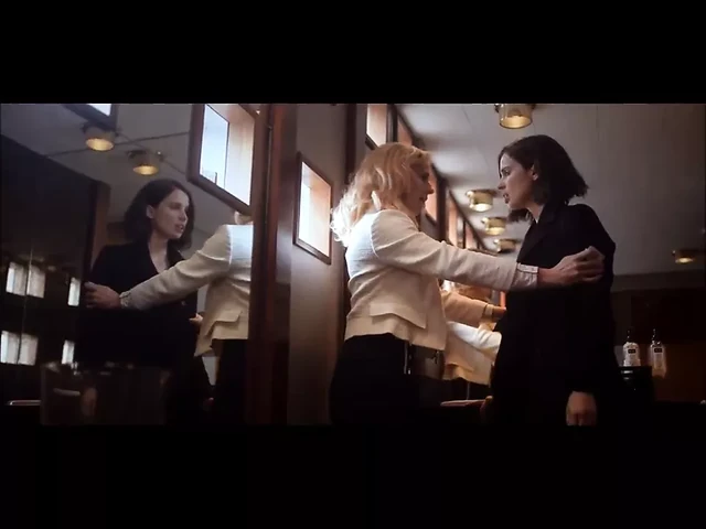 Heida Reed - lesbian scene in Stella Blomkvist s01e04