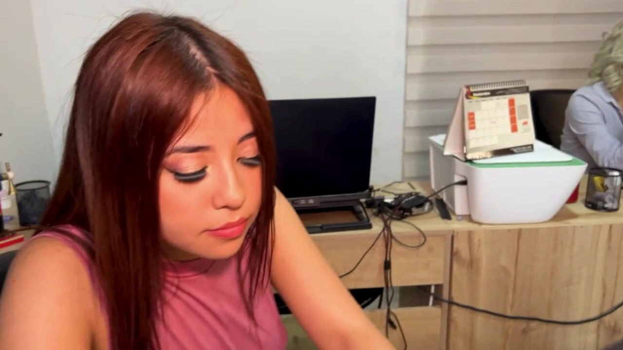 送货员最终在办公室与秘书们参加热辣的跨人种狂欢 - CelesteAlba