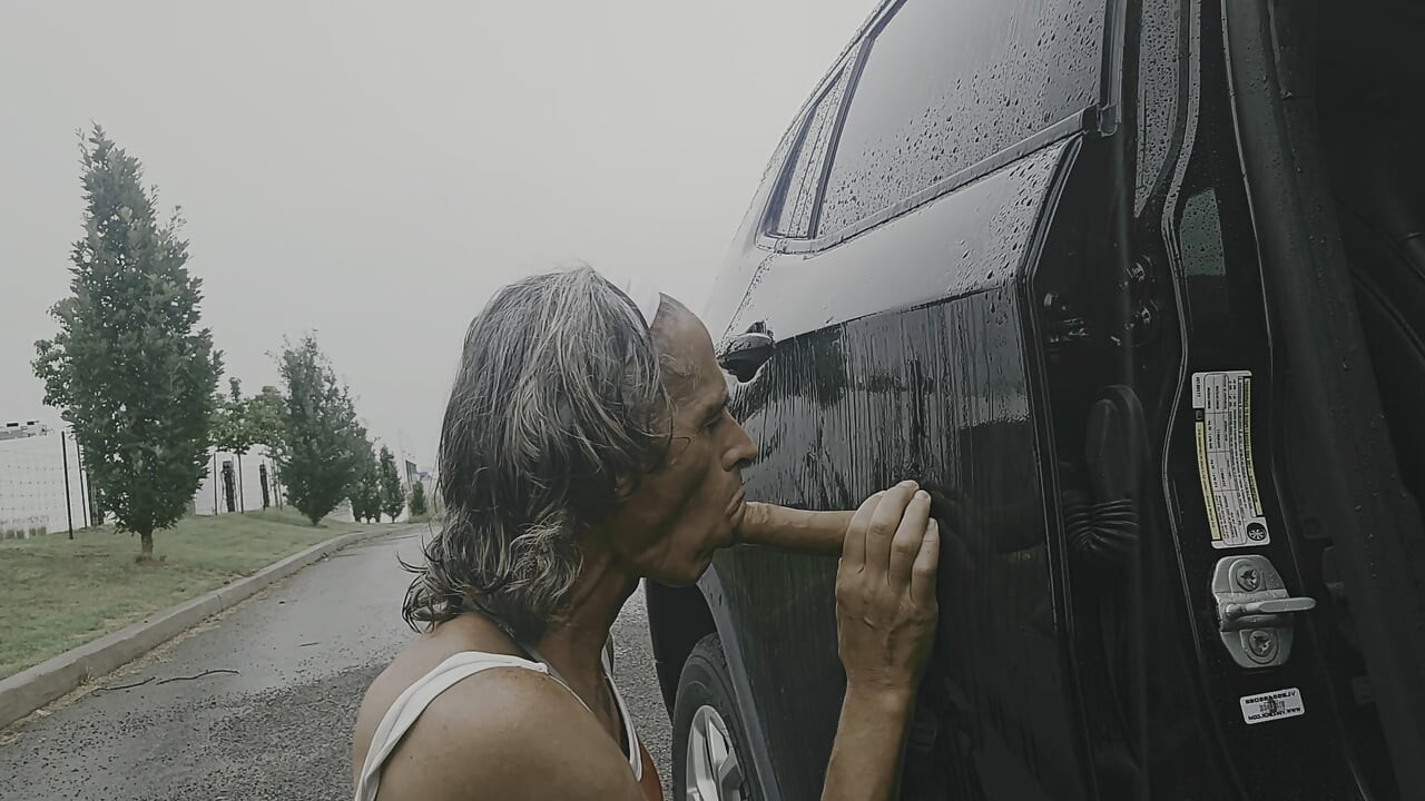 SexyFilomena has fun in the rain