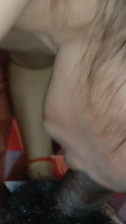 18 -godišnji par prvi put ima seks kada su sami kod kuće intenzivni i hardfuckig seks | Klip 1