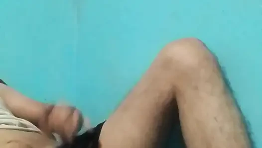 İç çamaşırlı tahrik edici mastürbasyon