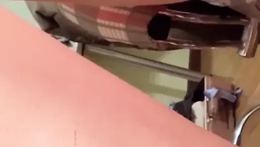 Masukin memekmu pakai stoking ketat dan masturbasi