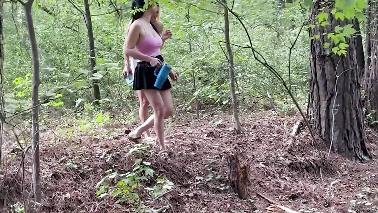 Trio en plein air, fuckfest avec des bombasses amazones