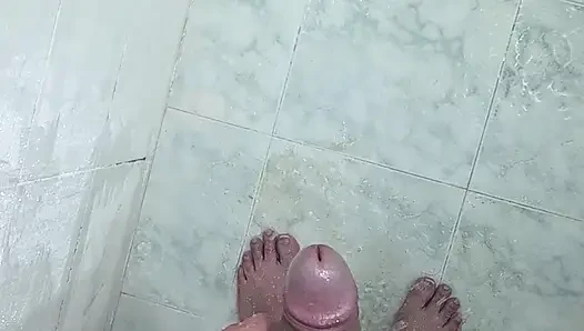 Gel, benimle duş al