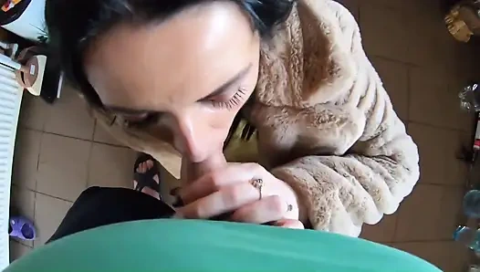 Fetish downjackets, fur coats dan baju seksi 7