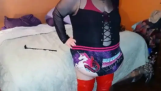 Foto vicki si suster nakal dengan sepatu bot tinggi paha merah berubah jadi video