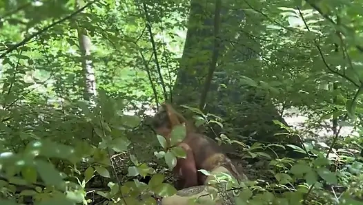 Cewek ini direkam lagi asik muasin memeknya sendirian di hutan - alt eksibisualis berambut merah amatir perancis