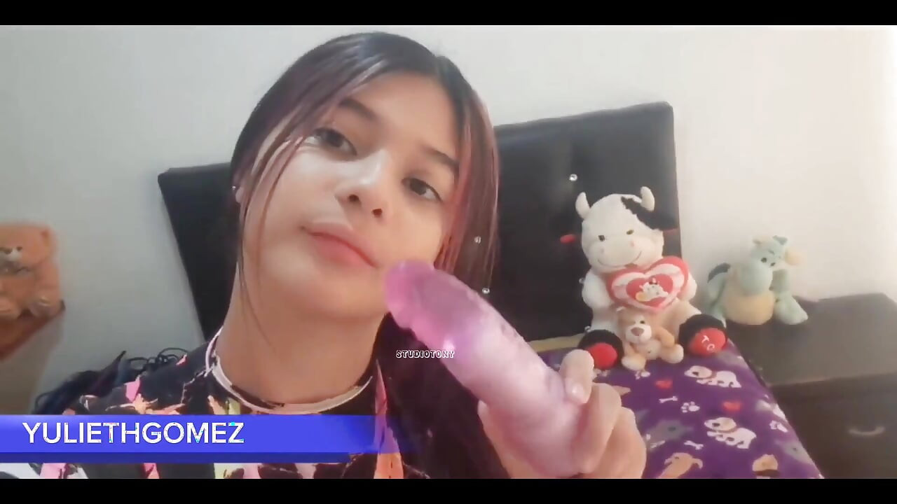 Ngentot pantat bahenol bu guru nakal ini selesai kuliah