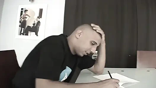 Cewek seksi makan air mani setelah kontol besar menyodok memeknya yang sempit