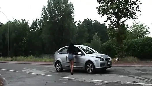 Azgın orta yaşlı seksi kadın otel boşalmasında sikiliyor