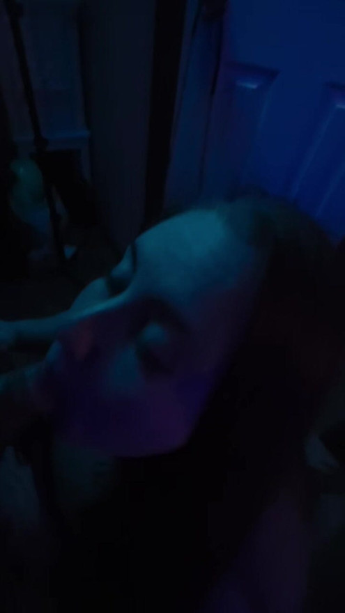 Zijn pik is zo perfect voor mijn mond .. Ik vind het geweldig!