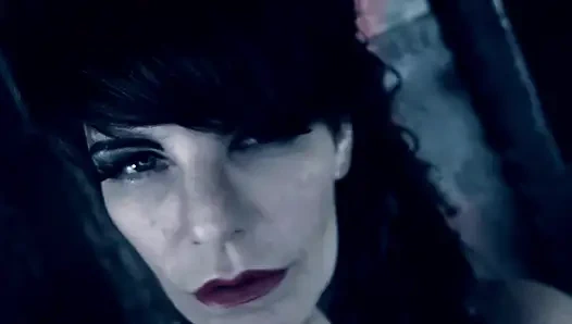 Inked bbae aus frankreich bekam eine große ladung sperma auf ihre muschi