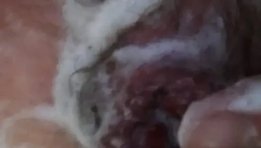 Duşta anal yumruk sokma