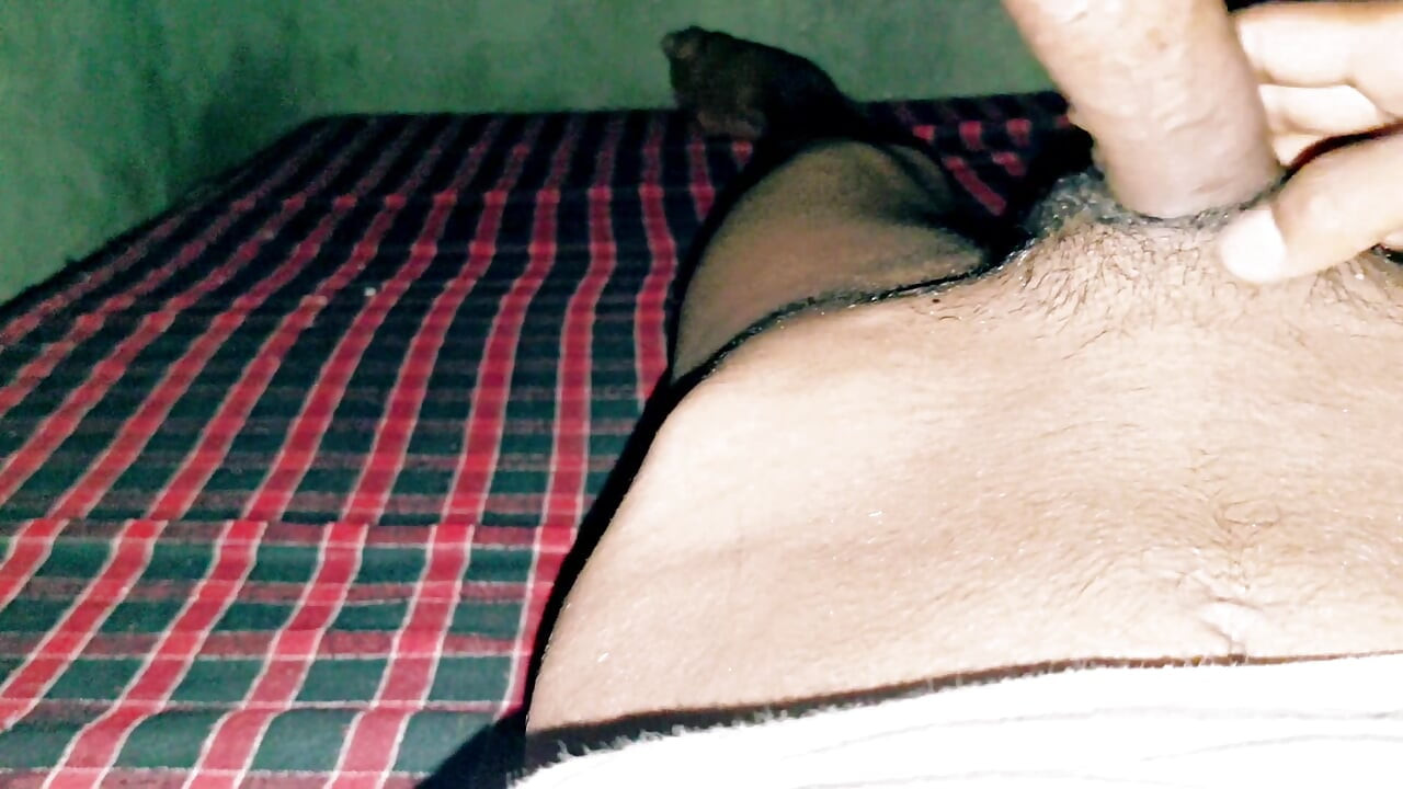 Desi young men having sex in closed rooms without condoms