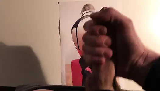 hotmissxy'ye saygı duruşu