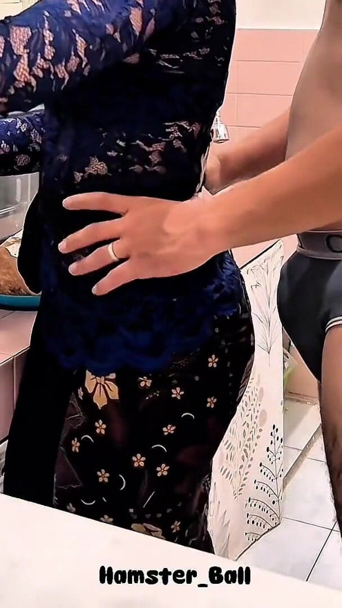 Cheating on My MILF Maid in a Kebaya Who I Fucked While Cooking in the Kitchen | Clip 1
