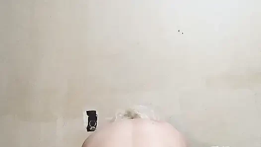 Twerking N Squirting Slut