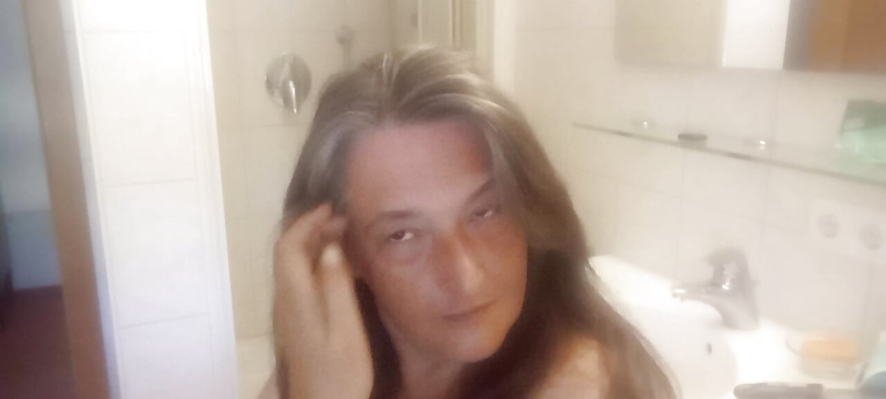Reife MILF  Meine Haare, mein Blick, deine Fantasie