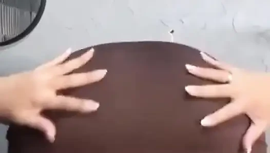 Я хочу танцевать так для тебя, очень непослушная сука.
