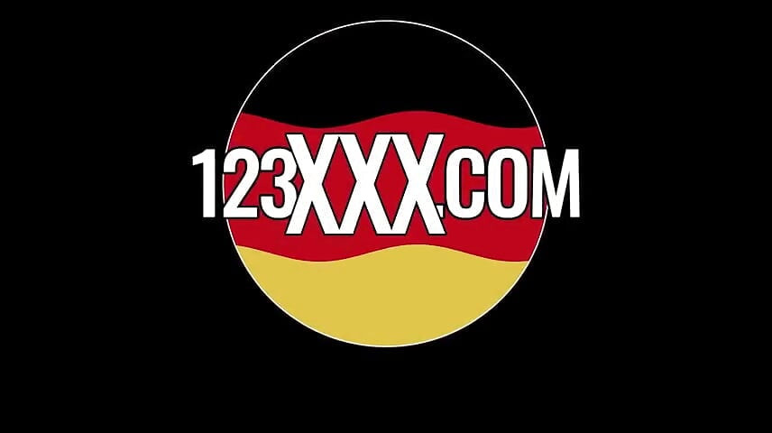 MILF blonde super bertetek besar merasai zakar Jerman dalam pantatnya