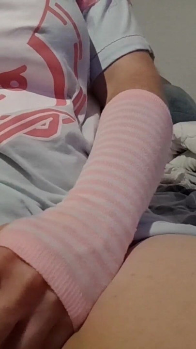 femboy masturbiert in süßem outfit | Clip 1