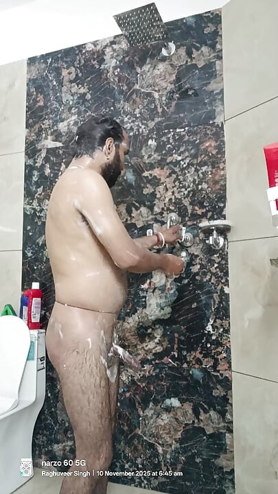 Pegawai polis India mengongkek dubur dan menghisap secara mendalam adalah lubang