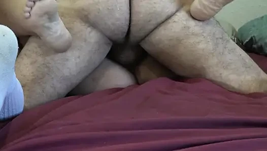 Üvey annem eski kıllı amının içine boşalmama izin veriyor