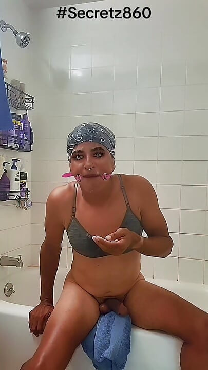 Kris Reelz - Self Face Spit,agagging on a Mouth Ring