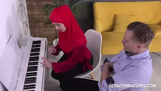 She fucks better than she plays the piano