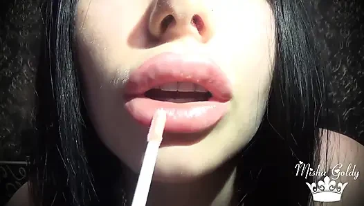 Bibir glossy besar bengkak baruku yang sempurna!