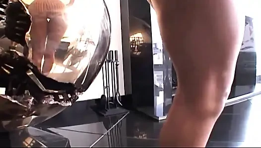 Kontol raksasa pria kulit hitam dientot habis-habisan sama kontol raksasa pria kulit hitam