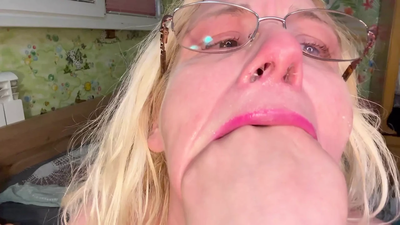 Dirty Pussy to mouth, spit, squirt on my face