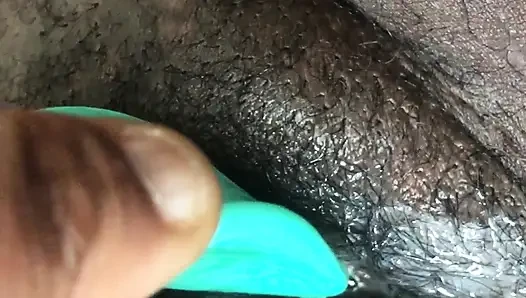 Сочная киска, мокрая как вода