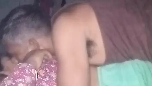 Istri India disetubuhi oleh suami