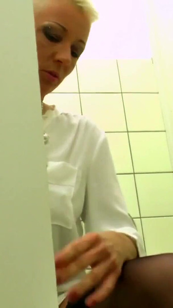Key moment from "Auf der Herrentoilette wird Mandy als Fickobjekt benutzt"