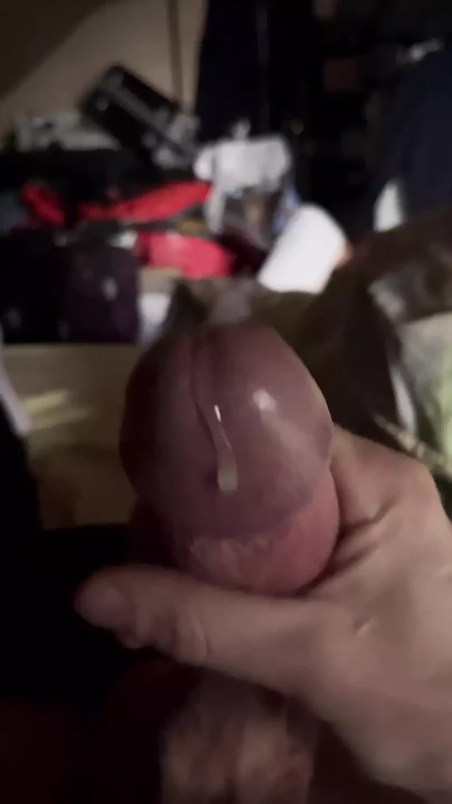 Sunday handjob with close-up cumshot