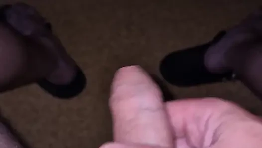 Bugün çok fazla penis yok ama boşalıyorum