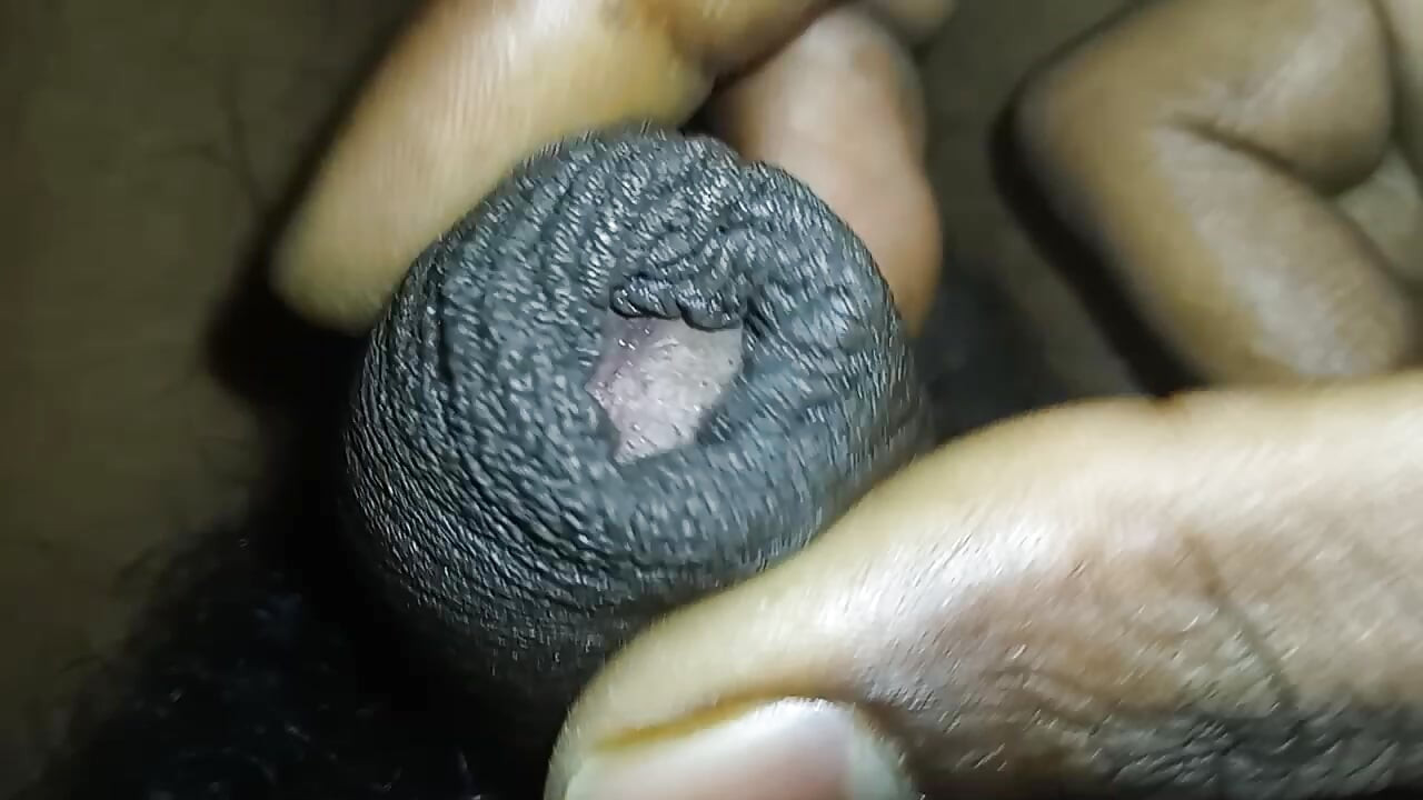 Sheela Bhabhi took out the water from my penis.