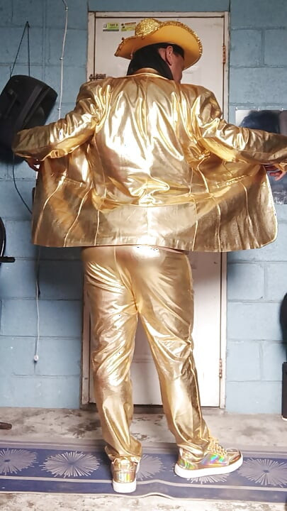 Klasyczny złoty złoty garnitur