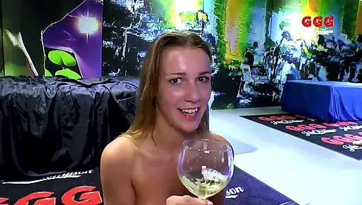 Pink-haired Solo Slut Fists Gape Pussy and Squirts in the Garden!