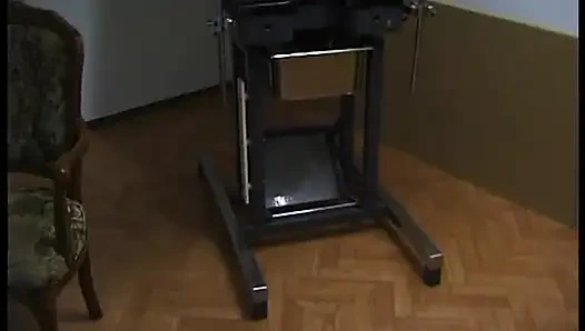 Blonde schlampe lutscht schlong im pov-video