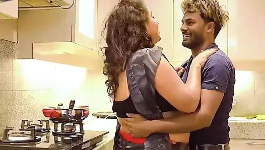 Dost ne Dost ki biwi ko khana banate waqt pel diya