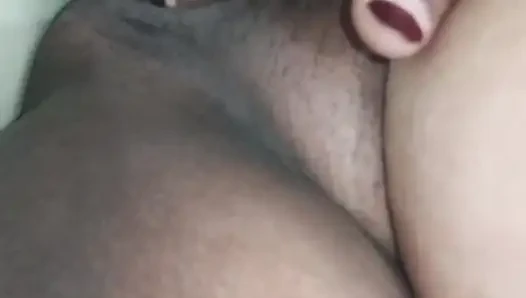 Kendi teyzen sari içinde parlıyor